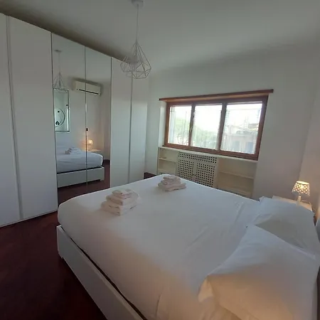 Apartamento St Peter's View Penthouse 300 Mt Metro A Stop